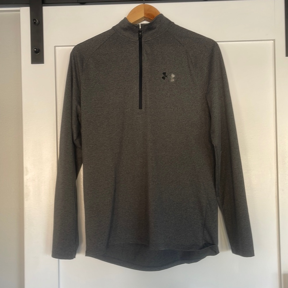 Under Armour men’s Mlong sleeve  (Heatgear)workout shirt or running shirt